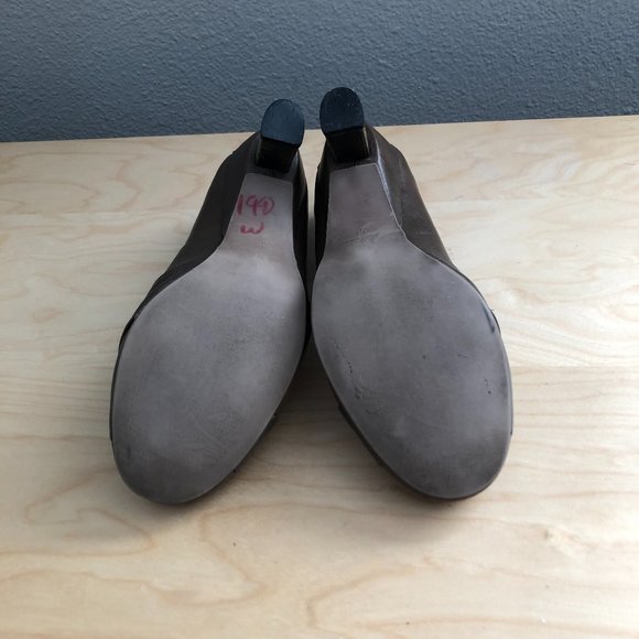 Modcloth Retro Leather Heeled Pumps - Picture 15 of 15